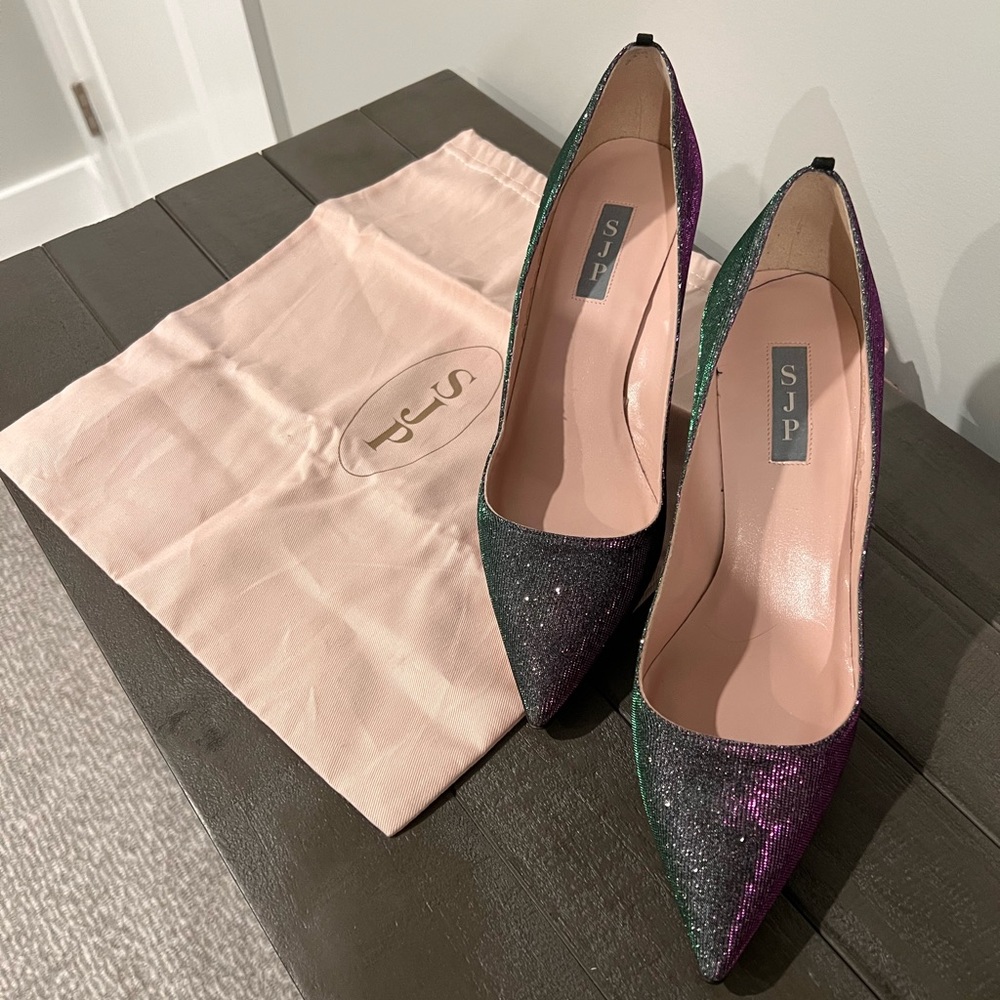 Never worn Sarah Jessica Parker pumps. Glittery Fawn. 3 inch heel w/ dust bag